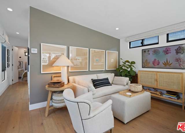 Property at 33 Paradise Cv, Malibu, CA 90265, 2 beds, 1.5 baths
