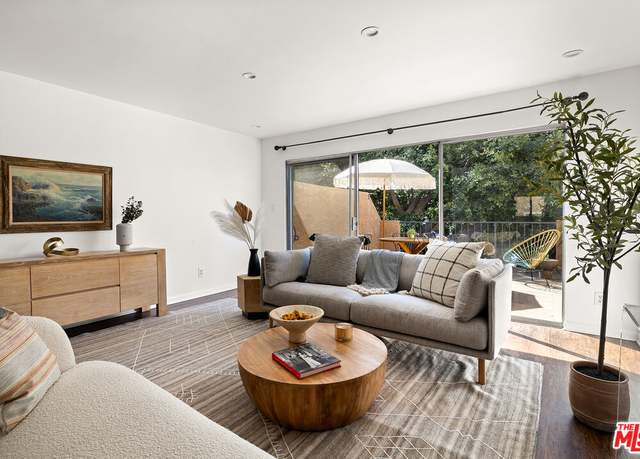 Property at 1890 S Cochran Ave #10, Los Angeles, CA 90019, 2 beds, 1.5 baths