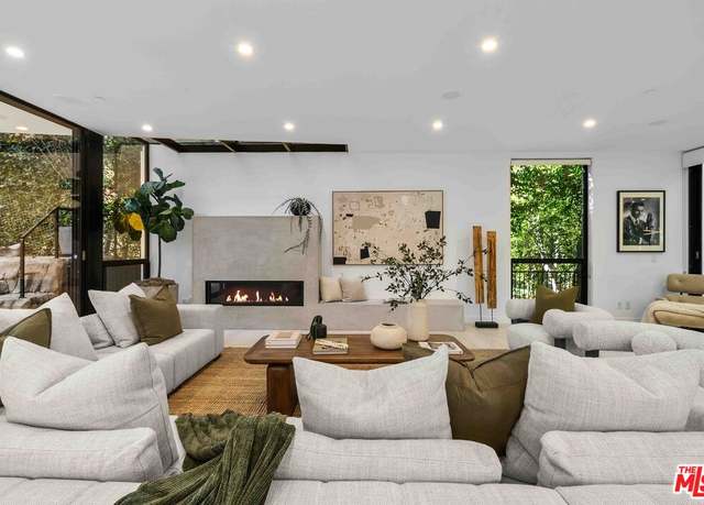 Property at 4000 Stansbury Ave, Sherman Oaks, CA 91423, 4 beds, 6 baths