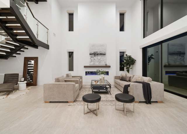 Property at 11782 N Hillsborough Ln, Porter Ranch, CA 91326, 5 beds, 6 baths