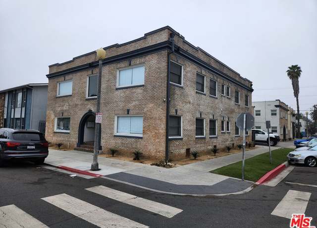 Property at 310 W 8th St, Long Beach, CA 90813, 14 beds, 10 baths