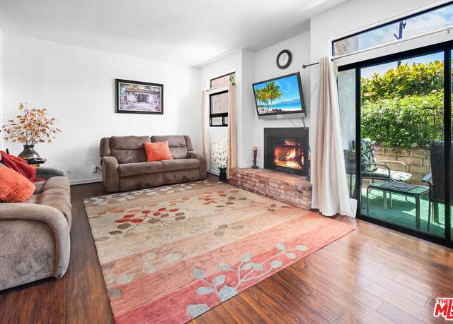 Property at 11911 Magnolia Blvd #7, Valley Village, CA 91607, 3 beds, 2.5 baths