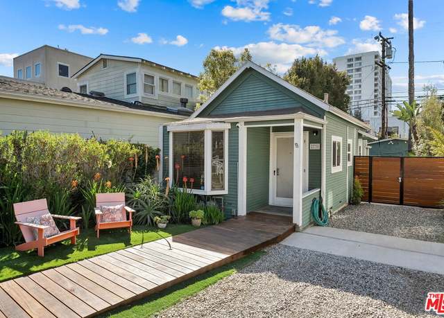 Property at 2730 2nd St, Santa Monica, CA 90405, 1 bed, 2 baths