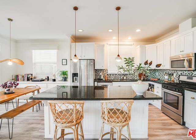 Property at 1302 Zuni Ln, Topanga, CA 90290, 3 beds, 2 baths