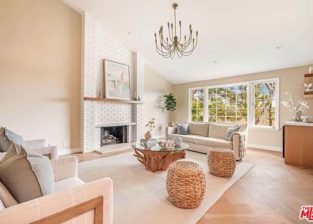 Property at 17481 Tramonto Dr, Pacific Palisades, CA 90272, 4 beds, 3 baths