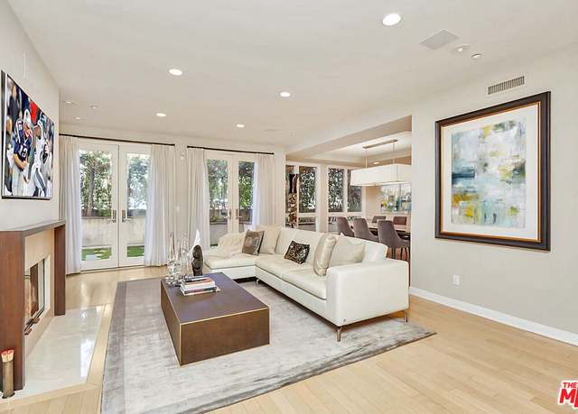 Property at 121 N Almont Dr #103, Beverly Hills, CA 90211, 2 beds, 2.5 baths