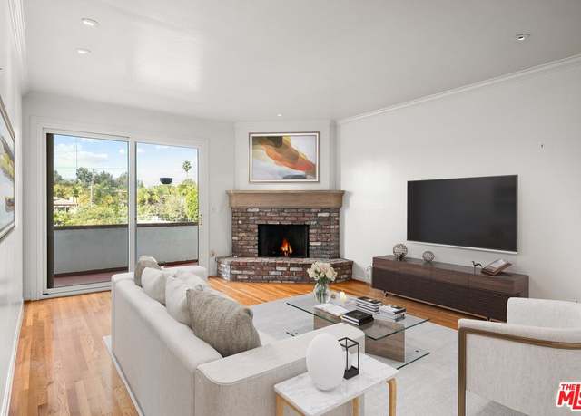 Property at 11755 Montana Ave #308, Los Angeles, CA 90049, 2 beds, 2 baths