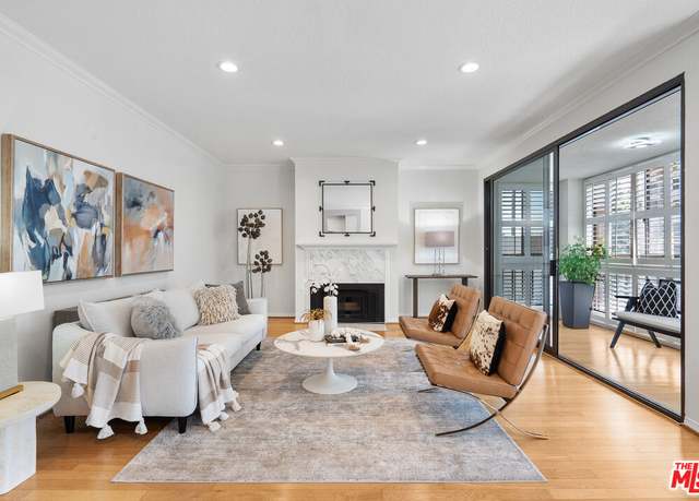 Property at 4477 Wilshire Blvd #304, Los Angeles, CA 90010, 3 beds, 3 baths