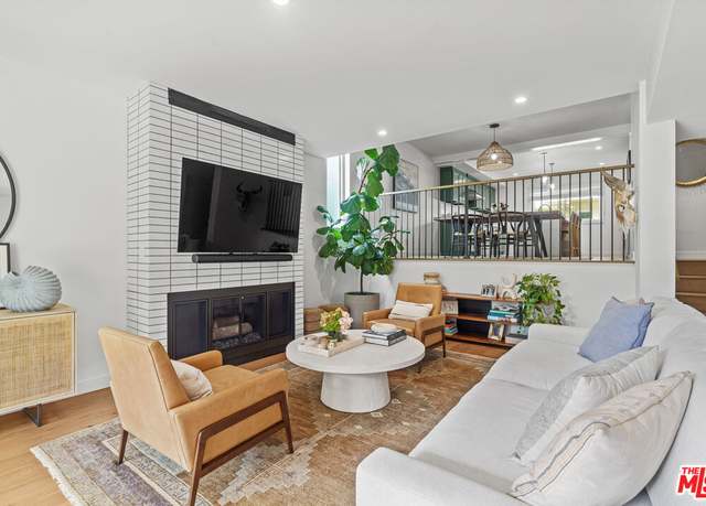 Property at 4707 La Villa Marina Unit J, Marina Del Rey, CA 90292, 3 beds, 2.5 baths