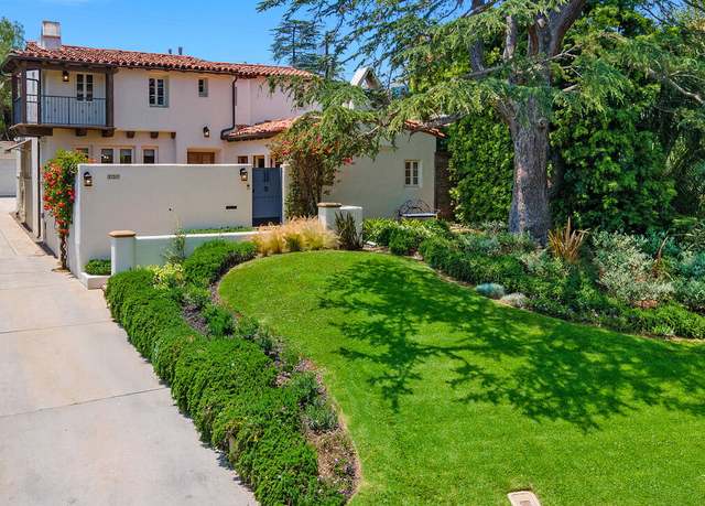 Property at 331 S Medio Dr, Los Angeles, CA 90049, 3 beds, 3 baths