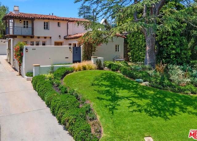 Property at 331 S Medio Dr, Los Angeles, CA 90049, 3 beds, 3 baths