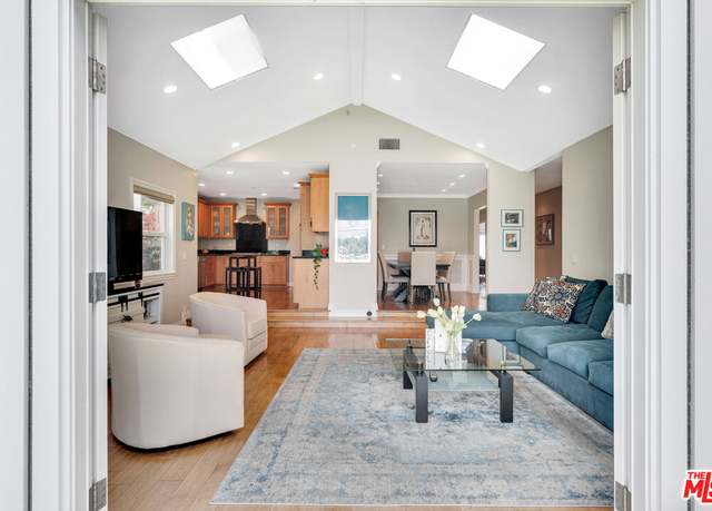 Property at 3733 Willowcrest Ave, Studio City, CA 91604, 3 beds, 2.5 baths