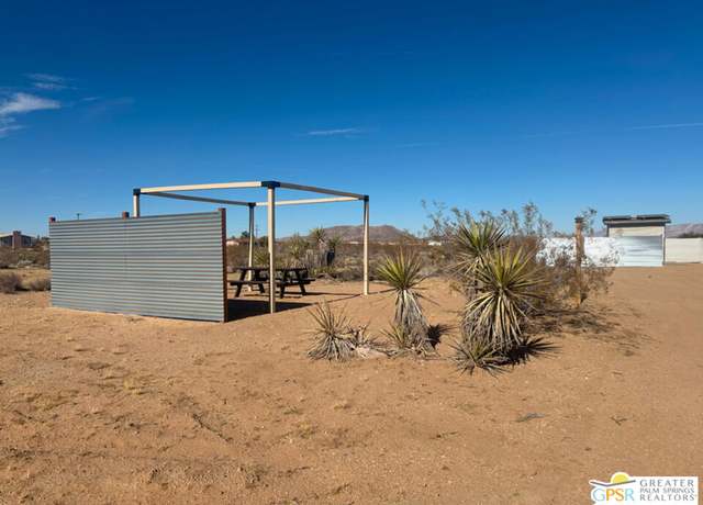 Property at 276 Fairacres Ln, Landers, CA 92285