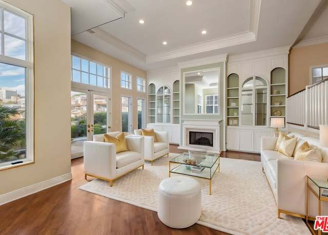 Property at 135 Roma Ct, Marina Del Rey, CA 90292, 4 beds, 3.5 baths