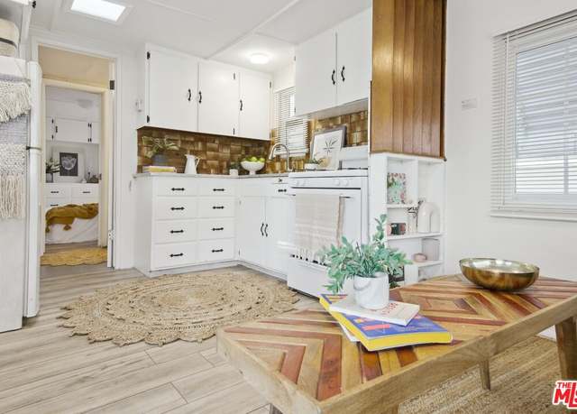 Property at 11250 Playa St #92, Culver City, CA 90230, 1 bed, 1 bath