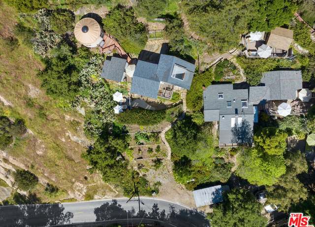 Property at 913 Fernwood Pacific Dr, Topanga, CA 90290, 3 beds, 3 baths