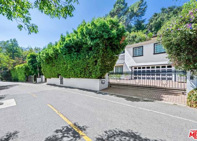 Property at 2563 Hutton Dr, Beverly Hills, CA 90210, 5 beds, 4 baths
