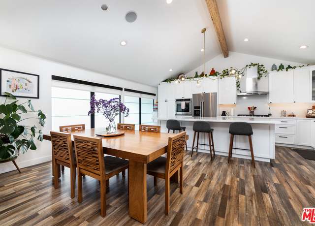 Property at 1865 El Monte Dr, Thousand Oaks, CA 91362, 4 beds, 4 baths