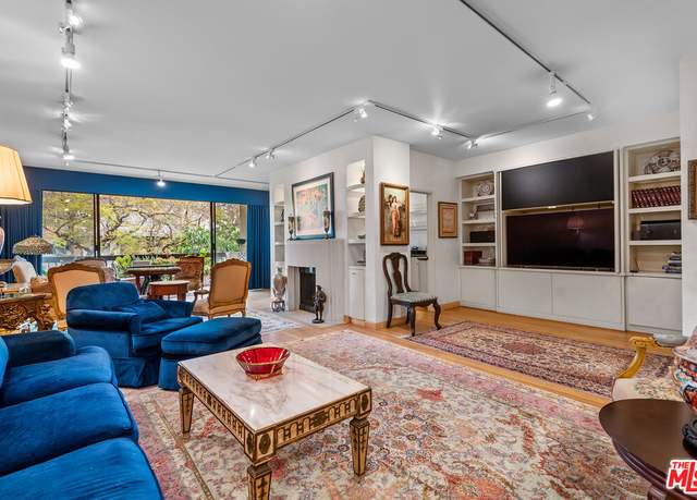 Property at 325 N Oakhurst Dr #300, Beverly Hills, CA 90210, 3 beds, 3.5 baths