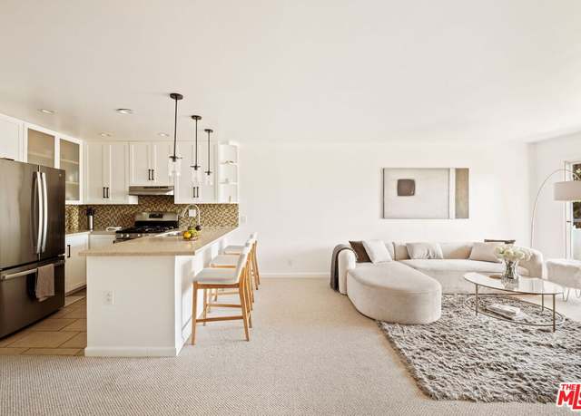 Property at 4702 Fulton Ave #204, Sherman Oaks, CA 91423, 2 beds, 2 baths