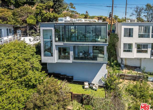 Property at 8506 Magnolia Dr, Los Angeles, CA 90046, 1 bed, 2 baths