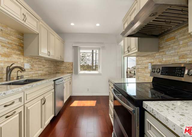 Property at 289 S Barrington Ave Unit A307, Los Angeles, CA 90049, 2 beds, 2 baths