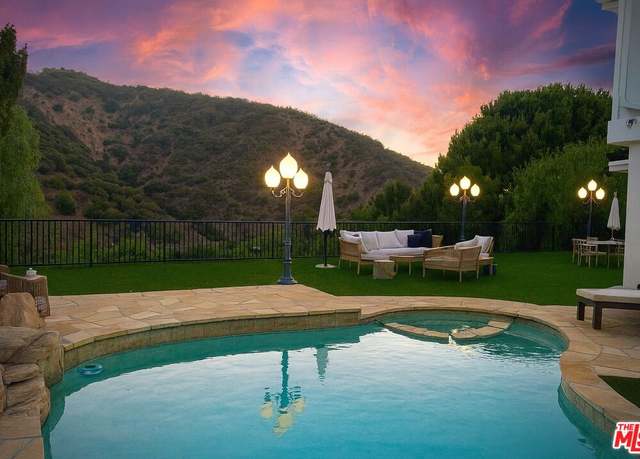 Property at 16979 Encino Hills Dr, Encino, CA 91436, 5 beds, 6 baths