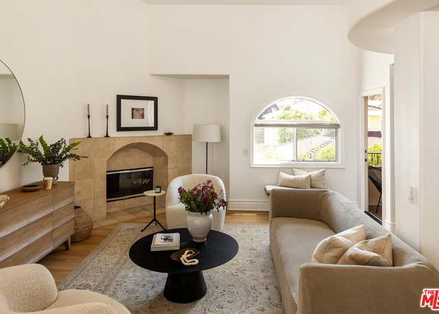 Property at 911 7th St Unit D, Santa Monica, CA 90403, 2 beds, 2.5 baths