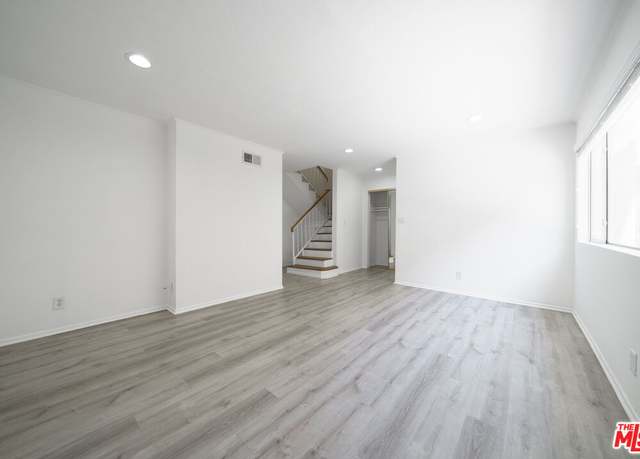 Property at 7631 Reseda Blvd Unit 79X, Reseda, CA 91335, 3 beds, 3 baths