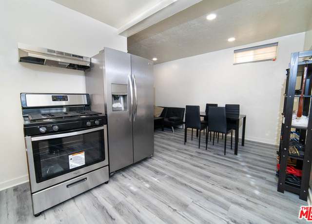 Property at 523 S Wilton Pl, Los Angeles, CA 90020, 5 beds, 4 baths