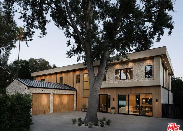 Property at 23346 Collins St, Woodland Hills, CA 91367, 5 beds, 5.5 baths