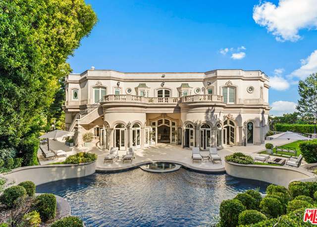 Property at 1091 Laurel Way, Beverly Hills, CA 90210, 8 beds, 12 baths