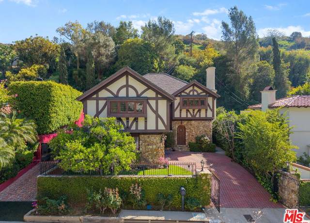 Property at 1610 N Beverly Dr, Beverly Hills, CA 90210, 3 beds, 3 baths