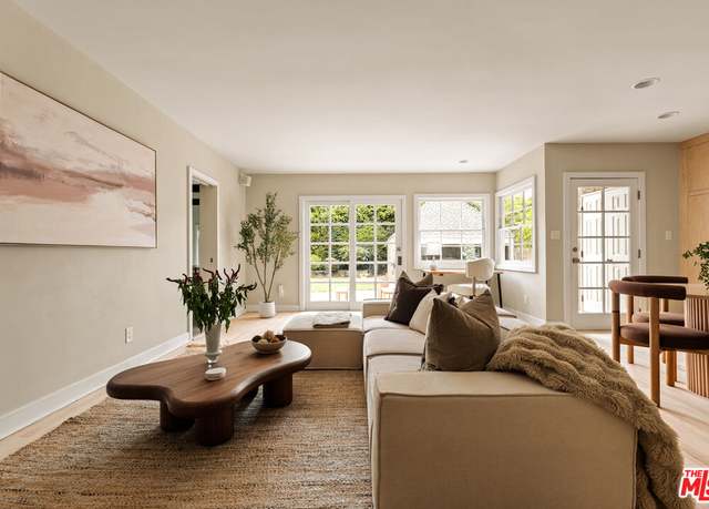 Property at 928 S Tremaine Ave, Los Angeles, CA 90019, 3 beds, 2.5 baths
