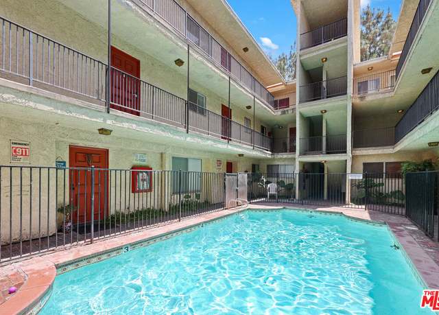 Property at 21219 Roscoe Blvd #211, Canoga Park, CA 91304, 2 beds, 1.5 baths