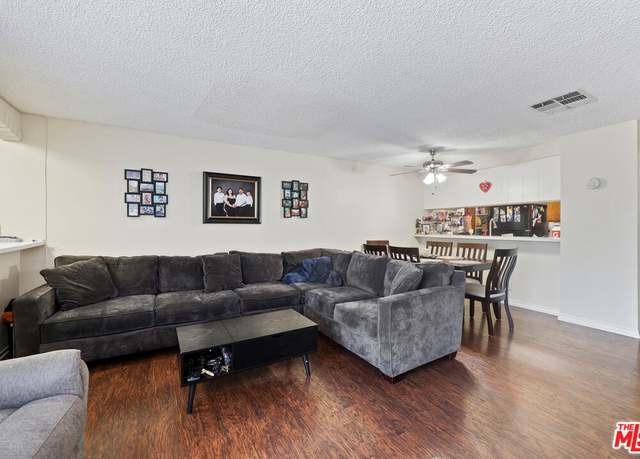 Property at 21219 Roscoe Blvd #211, Canoga Park, CA 91304, 2 beds, 1.5 baths