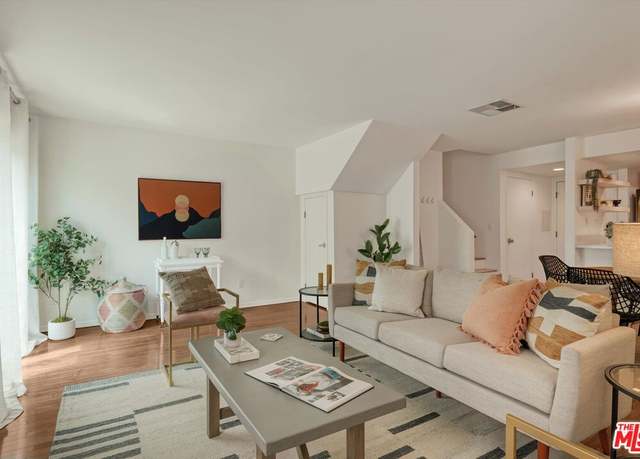 Property at 11230 Peach Grove St #104, North Hollywood, CA 91601, 2 beds, 2.5 baths