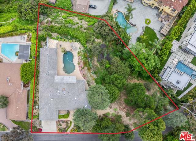 Property at 15901 High Knoll Rd, Encino, CA 91436, 4 beds, 3.5 baths