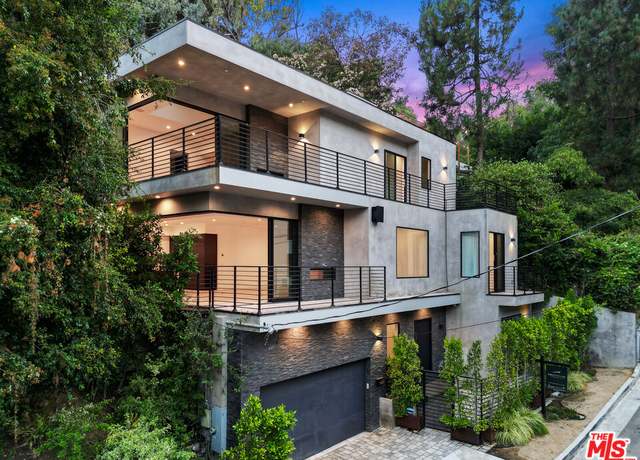 Property at 8029 Willow Glen Rd, Los Angeles, CA 90046, 4 beds, 5 baths
