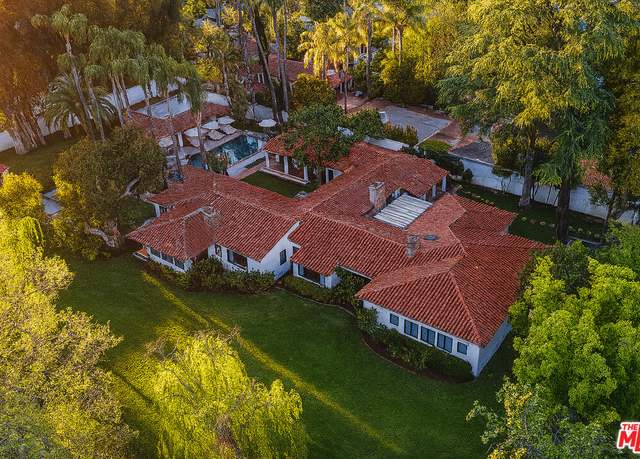 Property at 18625 Wells Dr, Tarzana, CA 91356, 7 beds, 9 baths