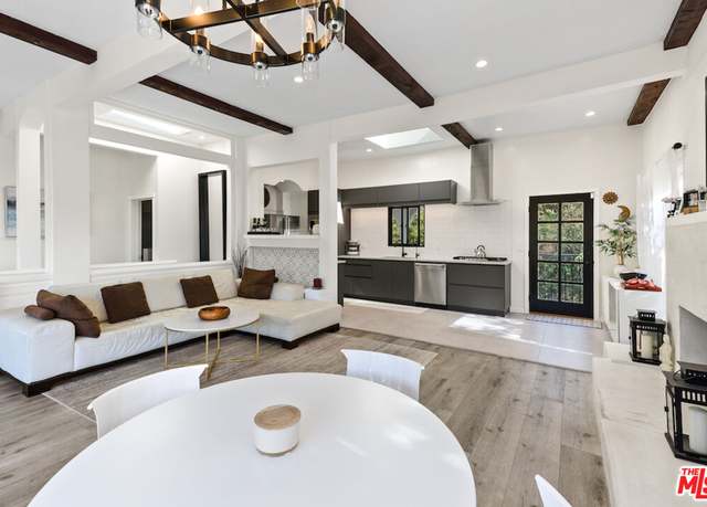 Property at 1923 Sunset Plaza Dr, Los Angeles, CA 90069, 3 beds, 3 baths