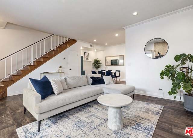Property at 5139 Balboa Blvd #11, Encino, CA 91316, 2 beds, 2.5 baths