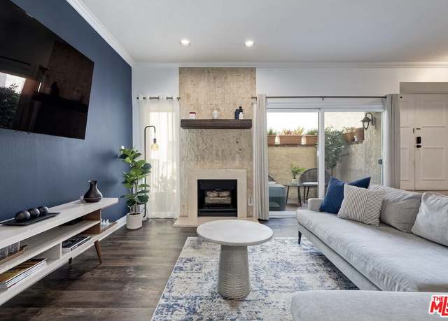 Property at 5139 Balboa Blvd #11, Encino, CA 91316, 2 beds, 2.5 baths