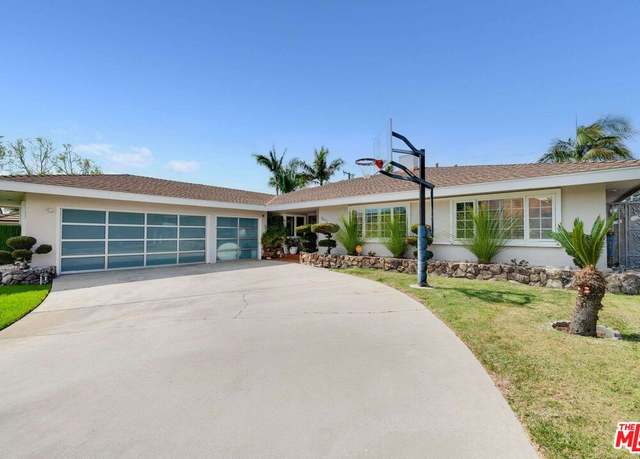 Property at 5671 W 63rd St, Los Angeles, CA 90056, 3 beds, 3 baths