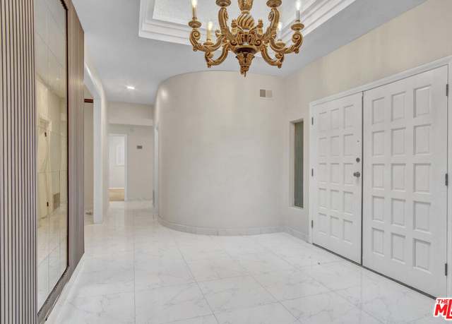 Property at 11410 Canton Dr, Studio City, CA 91604, 5 beds, 4.5 baths