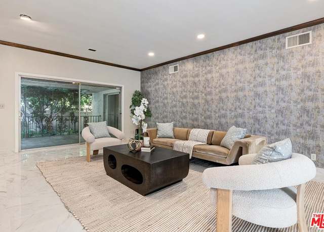 Property at 11410 Canton Dr, Studio City, CA 91604, 5 beds, 4.5 baths