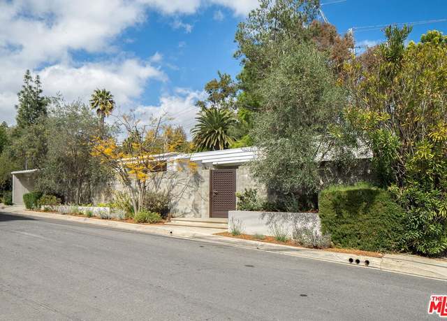 Property at 920 N Kenter Ave, Los Angeles, CA 90049, 4 beds, 3 baths