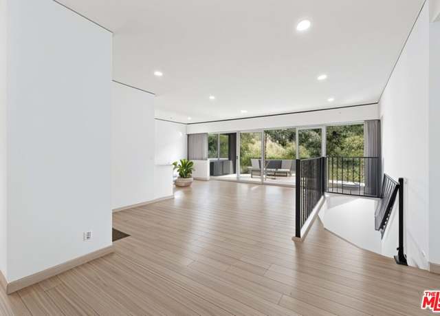 Property at 7083 Highcliff Trl, Tujunga, CA 91042, 3 beds, 2 baths