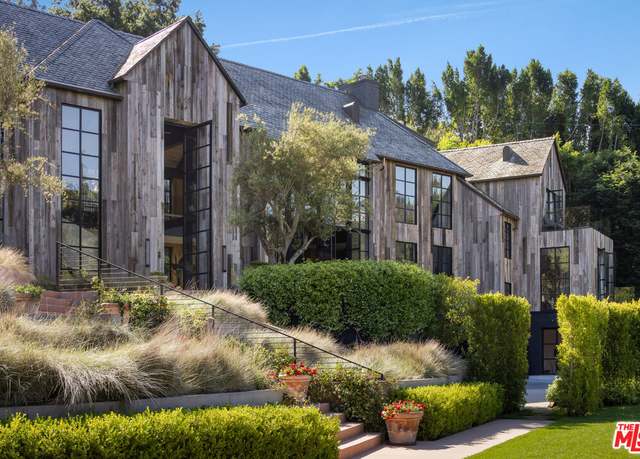 Property at 2650 Benedict Canyon Dr, Beverly Hills, CA 90210, 7 beds, 11 baths