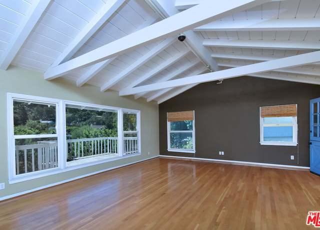 Property at 4112 Knobhill Dr, Sherman Oaks, CA 91403, 2 beds, 2 baths